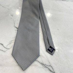 Nautica grey 100% Silk tie.